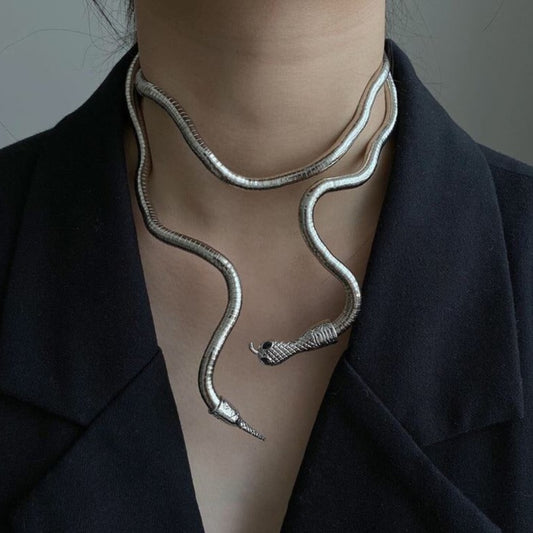 Collier Serpent enroulé argenté