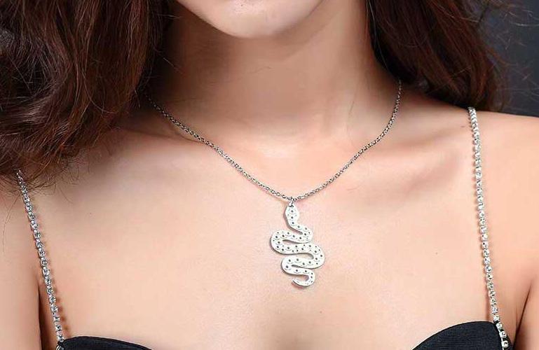 Collier Serpent femme Berloque Argent