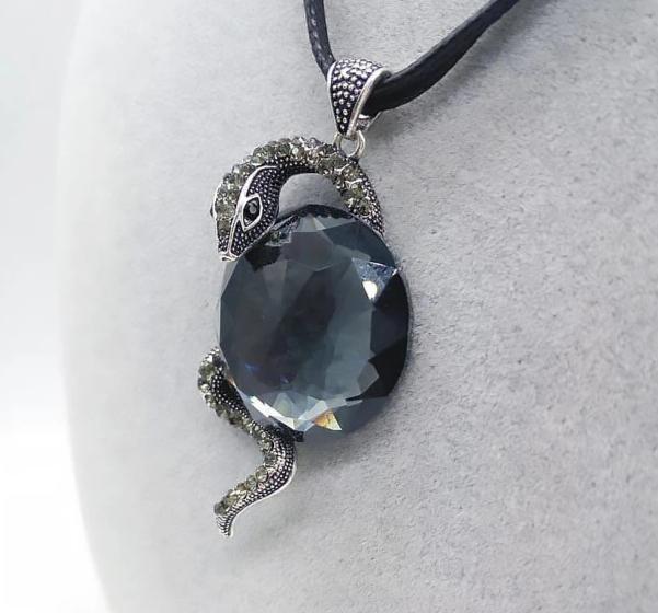 pendentif Serpent Cristal Noir