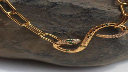  signification d'un collier serpent