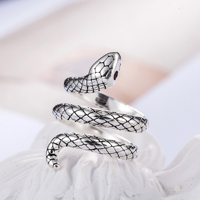 Bague avec serpent hotsell